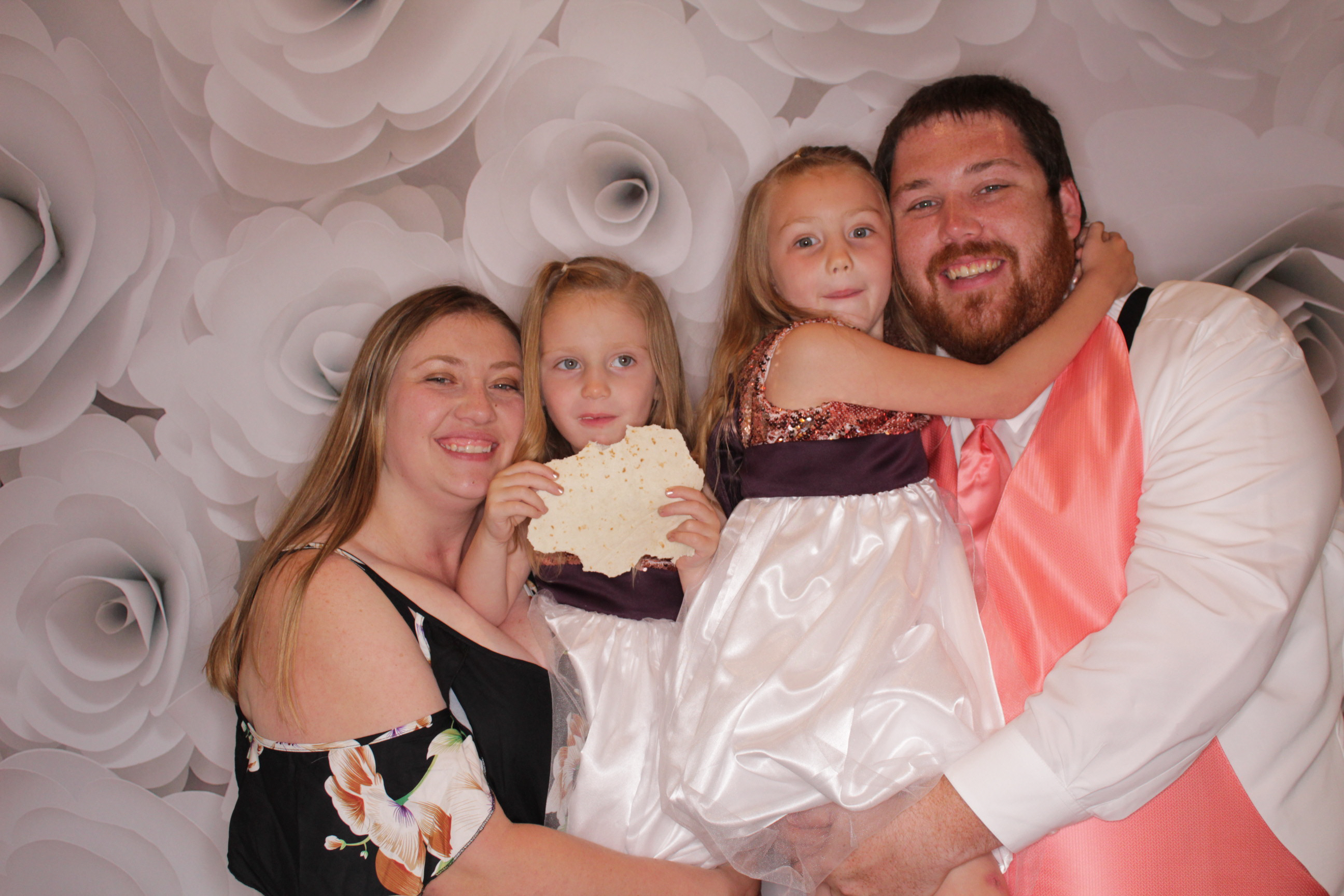 Danni and Brock’s Wedding | View more photos from the event at gallery.photoboothbillings.com/u/PhotoBoothBillings/Danni-and-Brock’s-Wedding